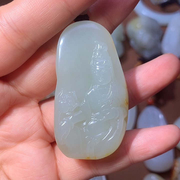 纵***夏和田玉未镶嵌颈饰