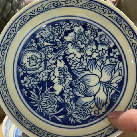 是你给她讲嘛不知道怎么给她们看啊
