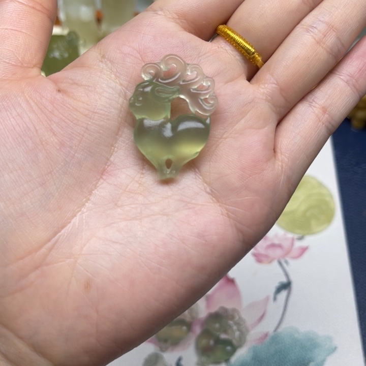 未镶嵌蛇纹石玉颈饰