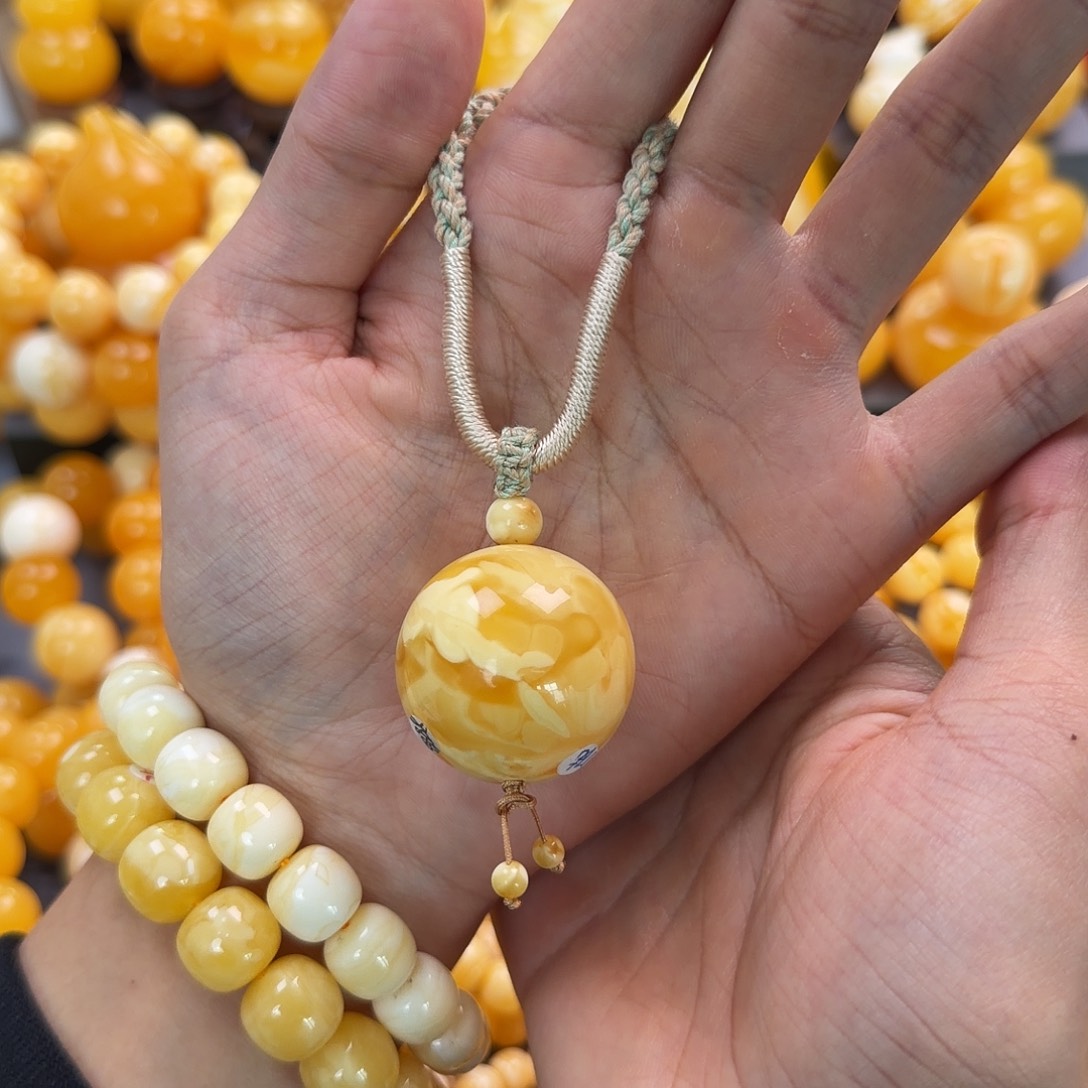 琥珀未镶嵌珠宝奇石17g