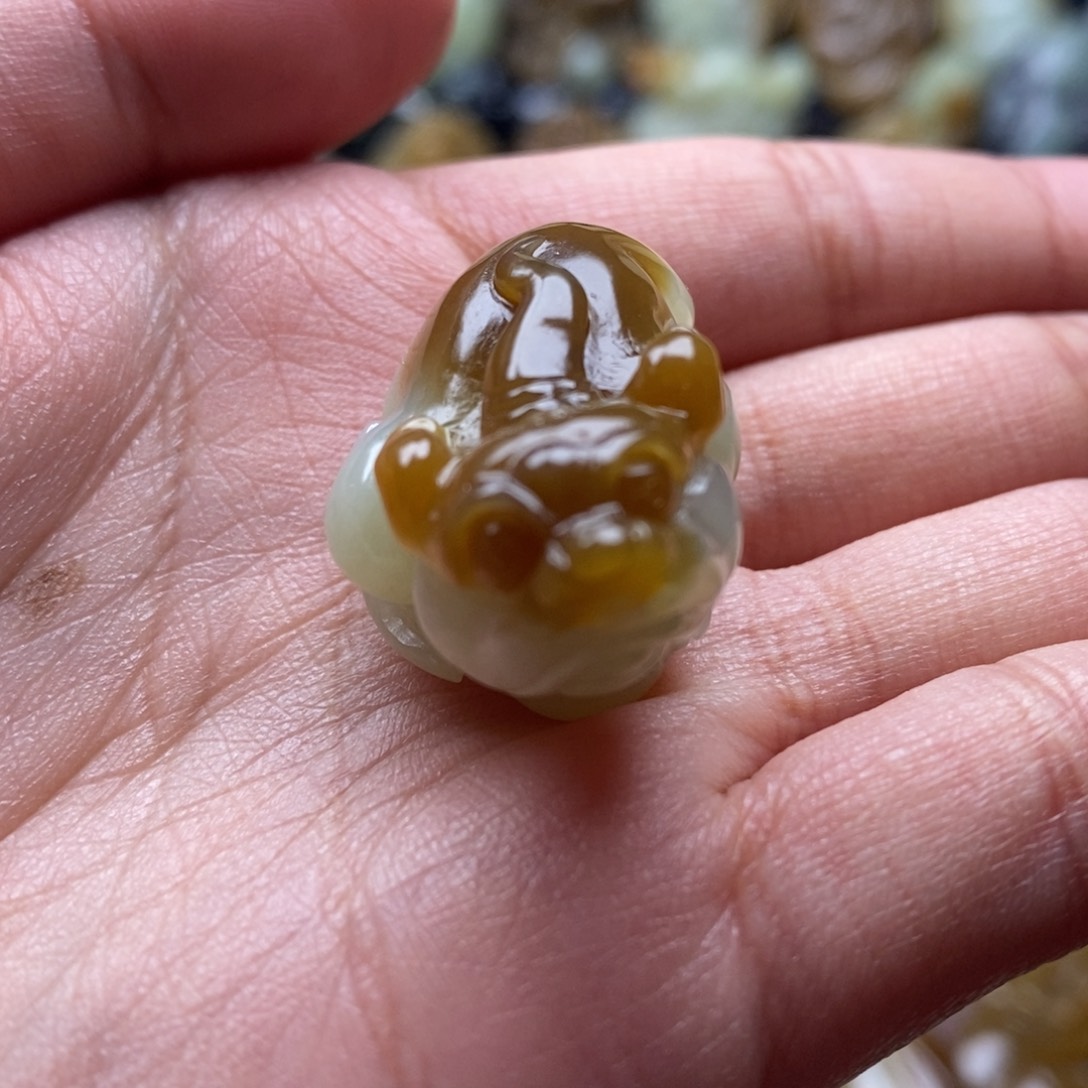 吊坠(不含链)未镶嵌和田玉（糖玉）