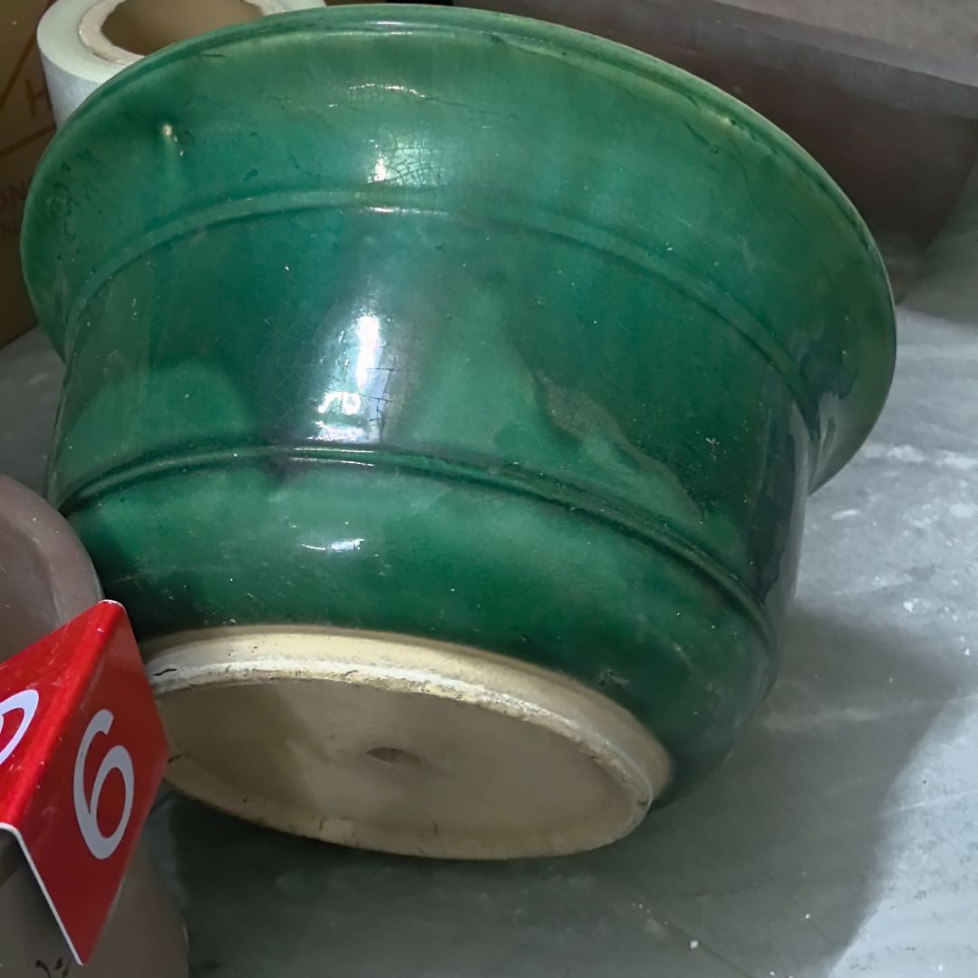 无铅玻璃山**长石湾公仔花盆一个