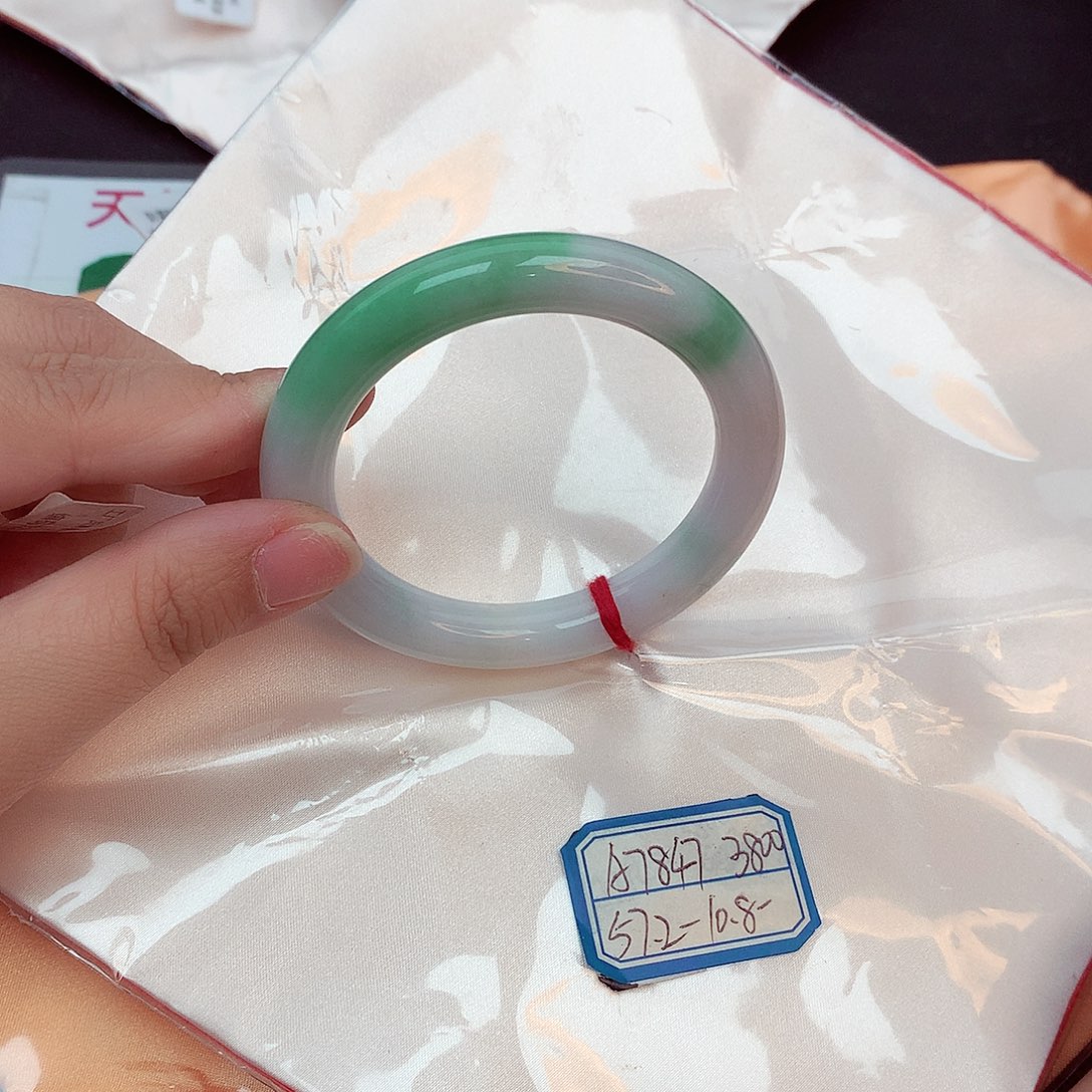 翡翠手镯未镶嵌天然缅甸翡翠A货