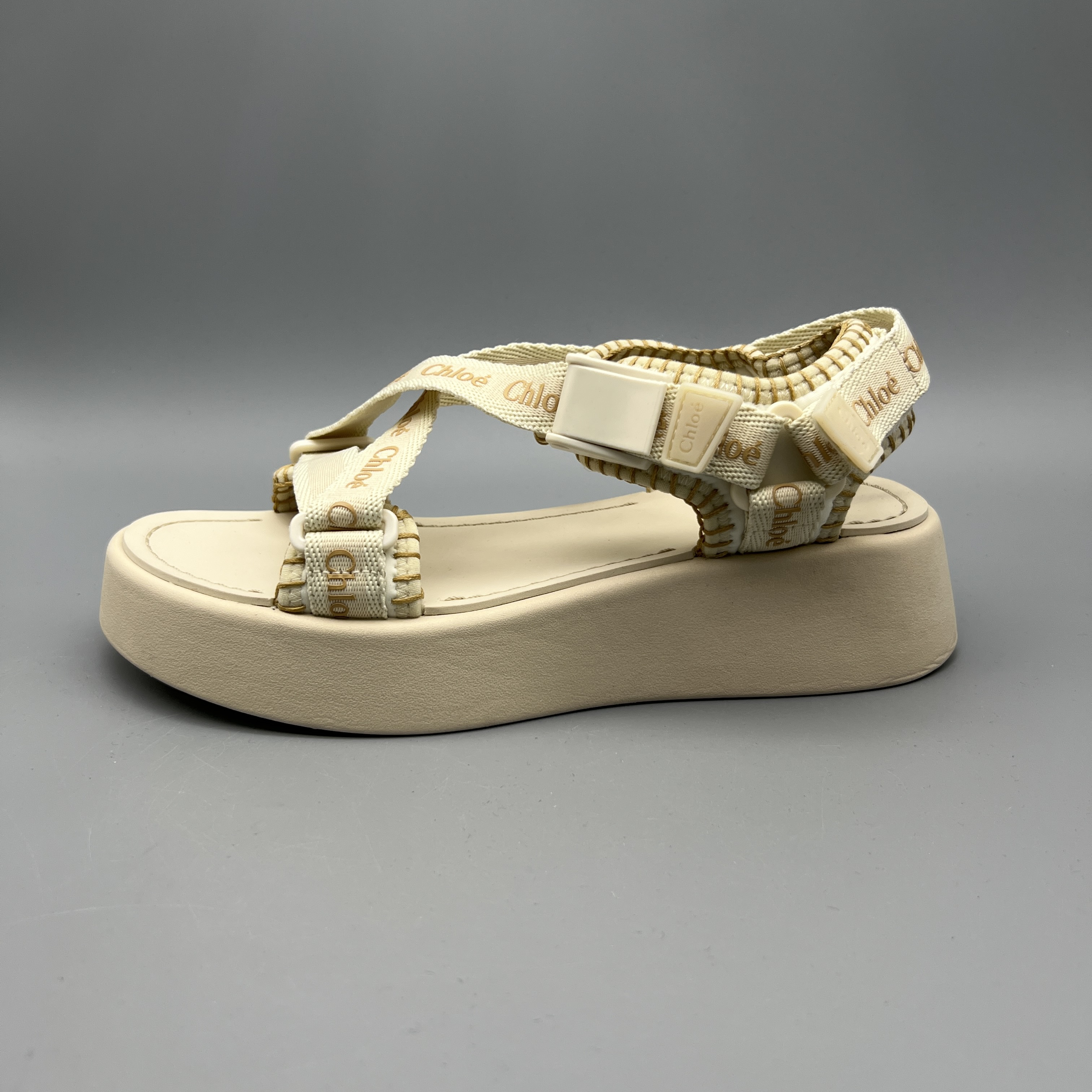 chloe/蔻依 ch008 厚底交叉带凉鞋 超轻百搭