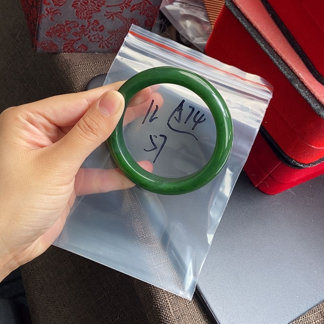 和田玉颜色多样性发拍一发一未镶嵌