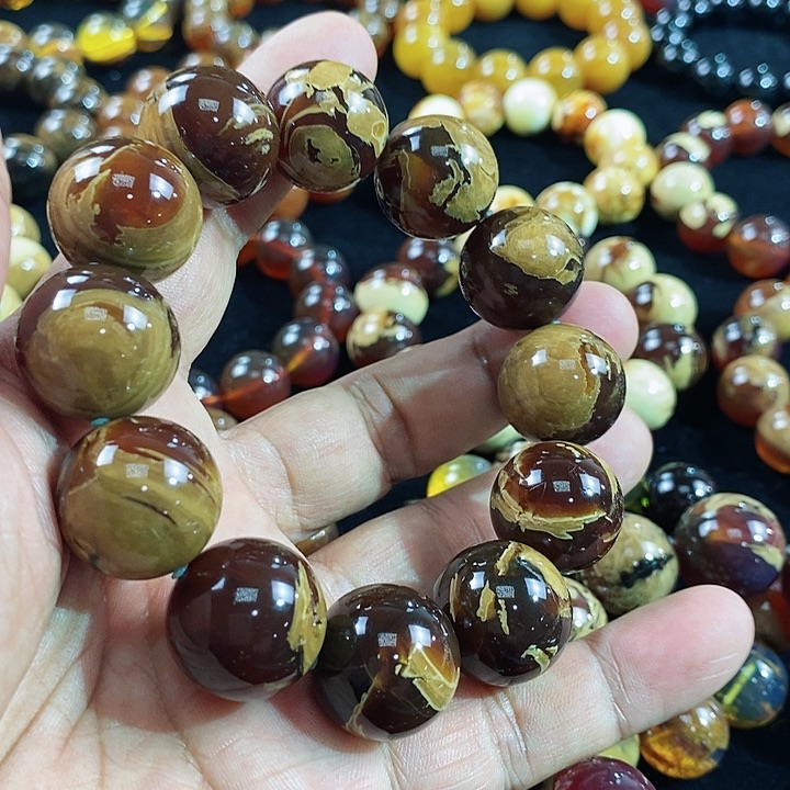 琥珀颈饰未镶嵌若****r一