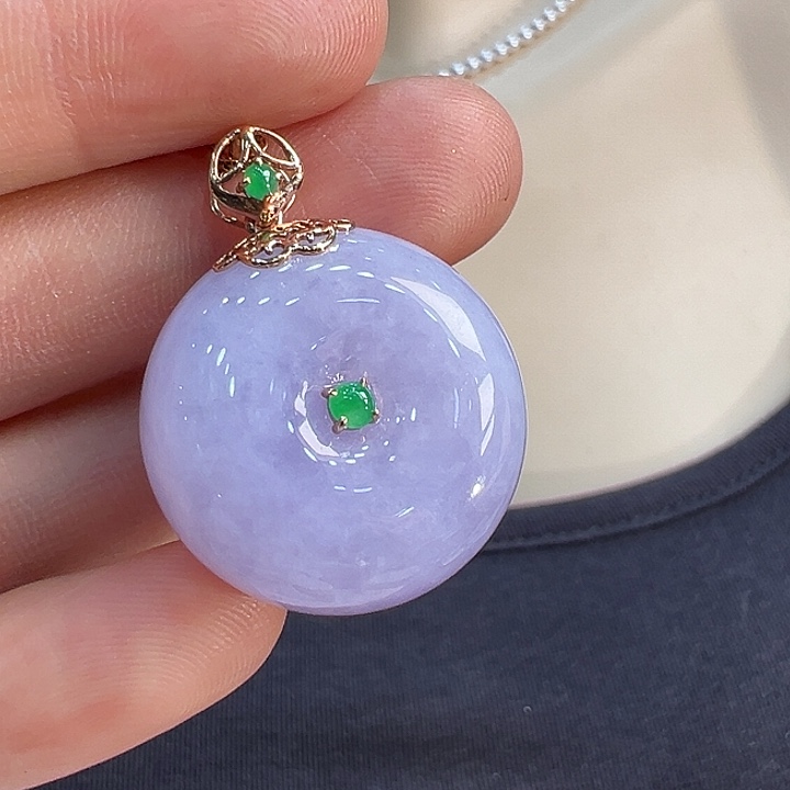 翡翠18K金镶嵌颈饰吊坠