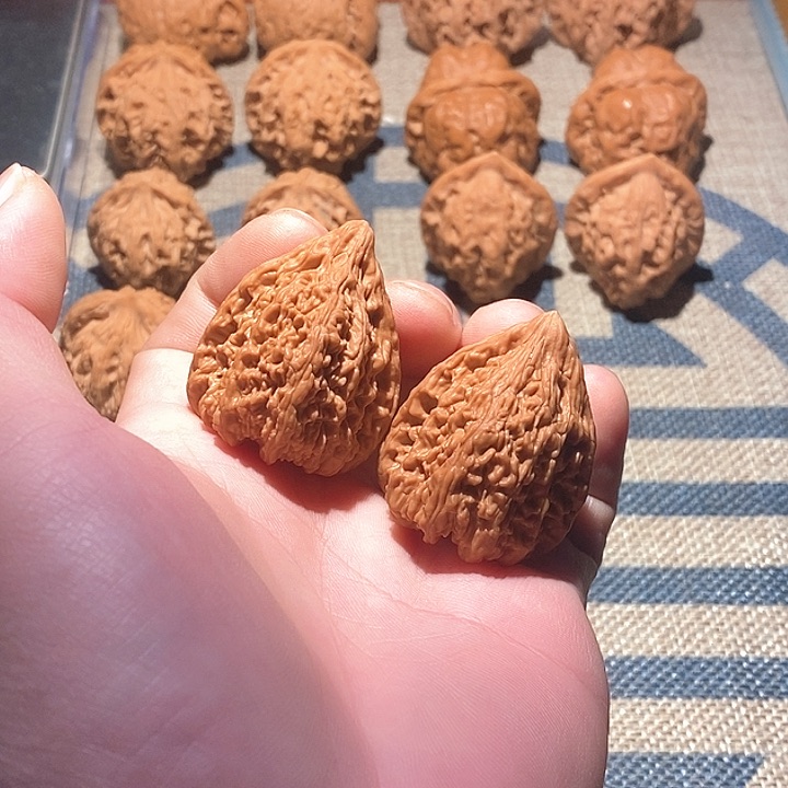 文玩核桃把件塔尖