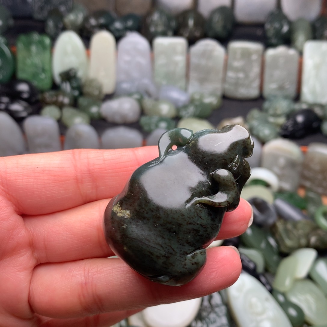 和田玉未镶嵌颈饰挂件09