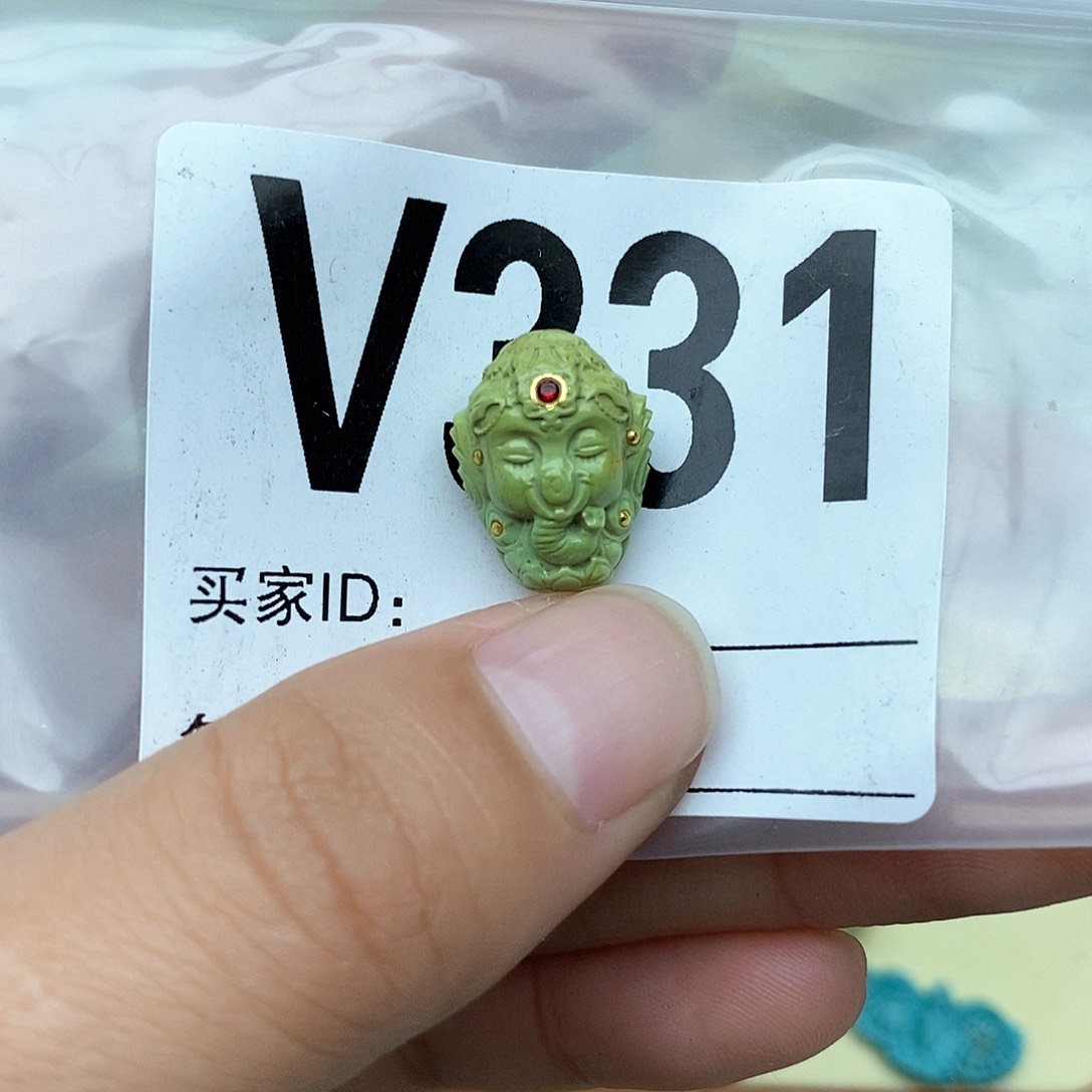 绿松石配饰未镶嵌