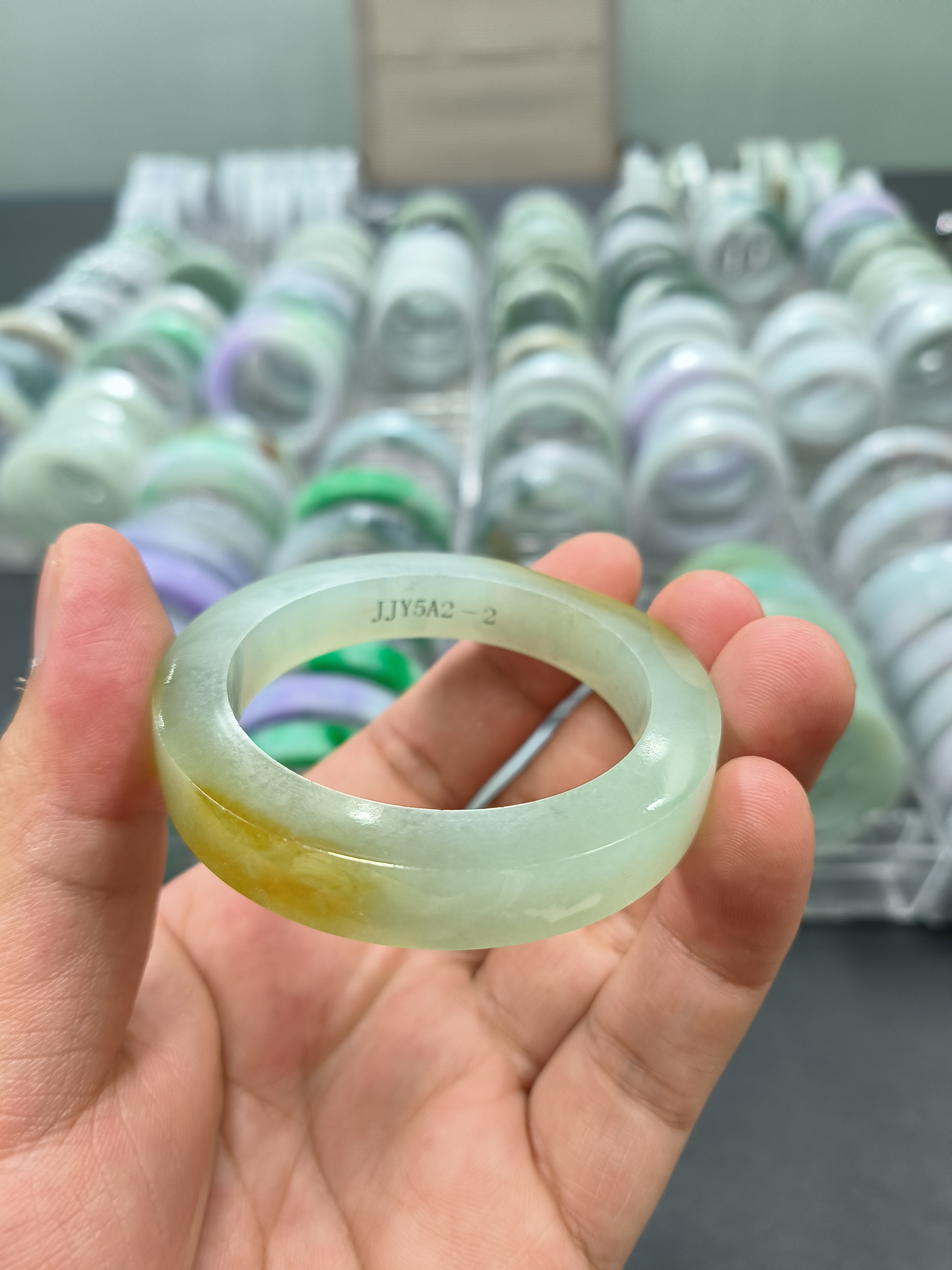 翡翠手镯冰黄翡定制