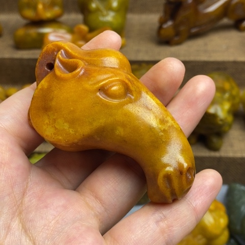 蛇纹石玉未镶嵌颈饰98