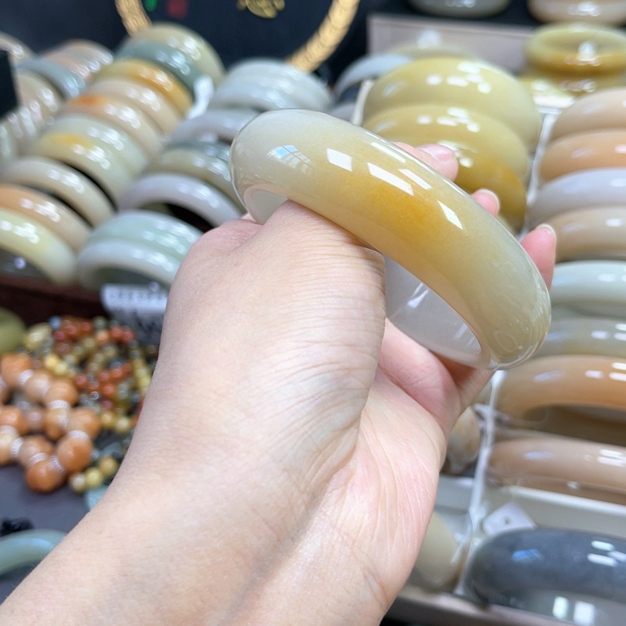 【闪购商品】石英质玉手镯未镶嵌&**?