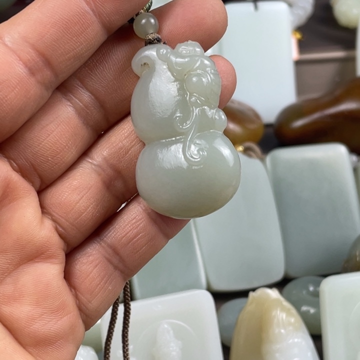 和田玉（糖玉）颈饰未镶嵌