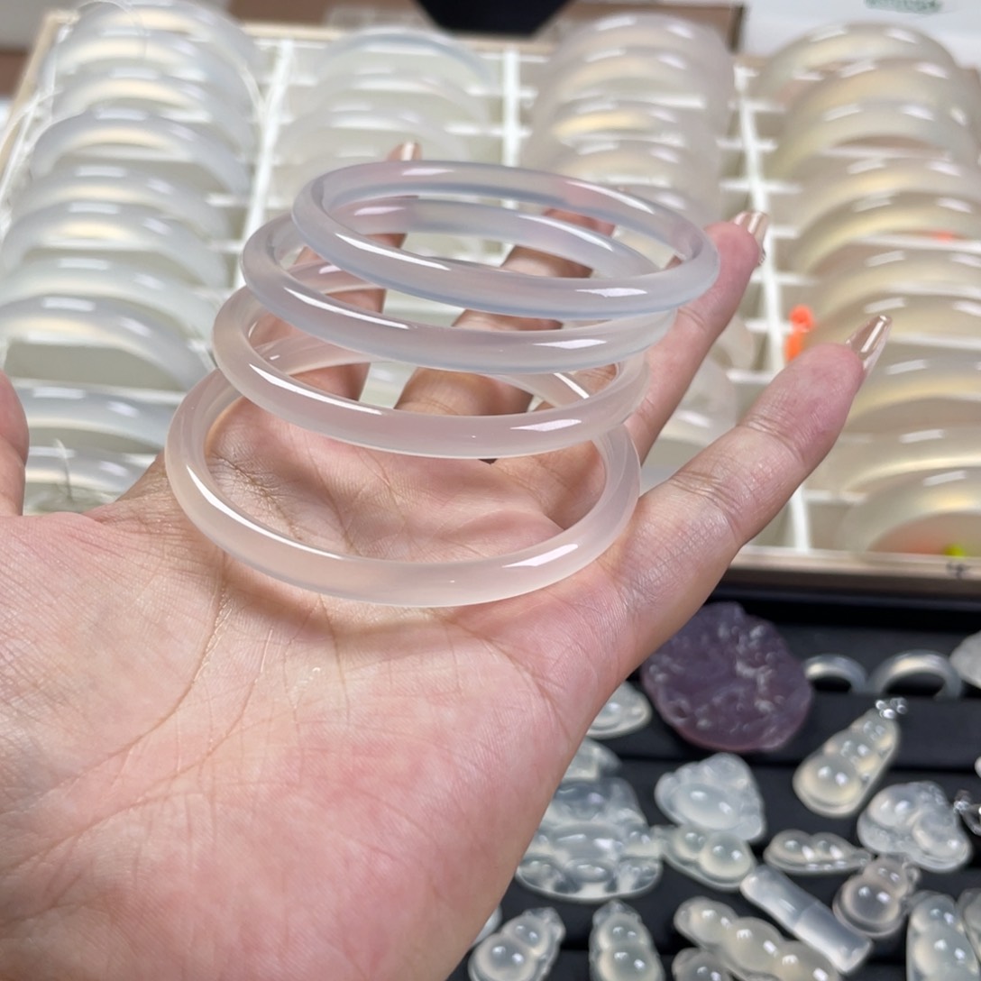 玛瑙/玉髓手镯未镶嵌