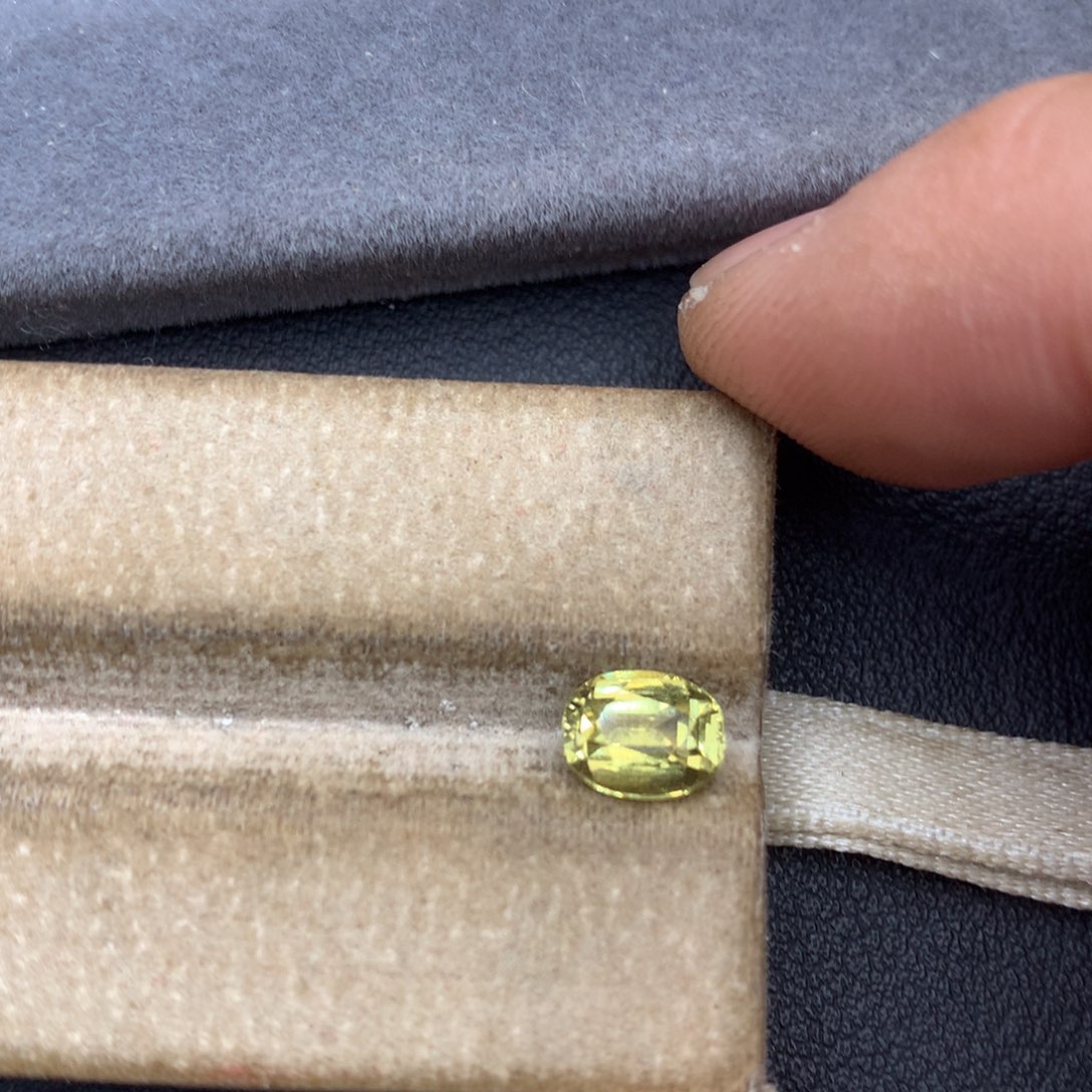 裸石金绿宝石1.57ct全净