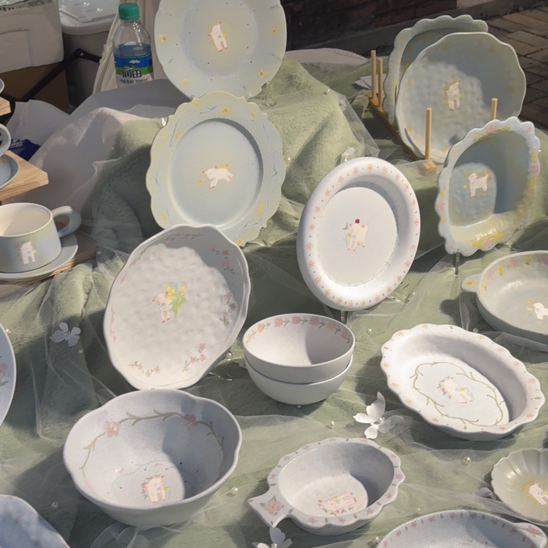 摆件陶瓷陶摊位图陶瓷