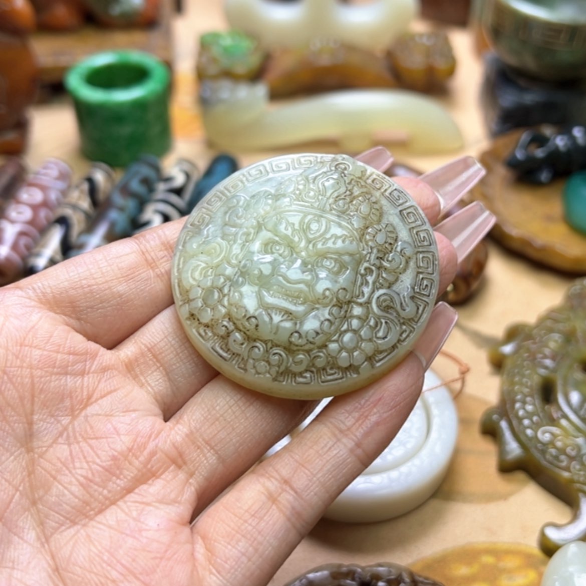 【闪购商品】蛇纹石玉颈饰未镶嵌