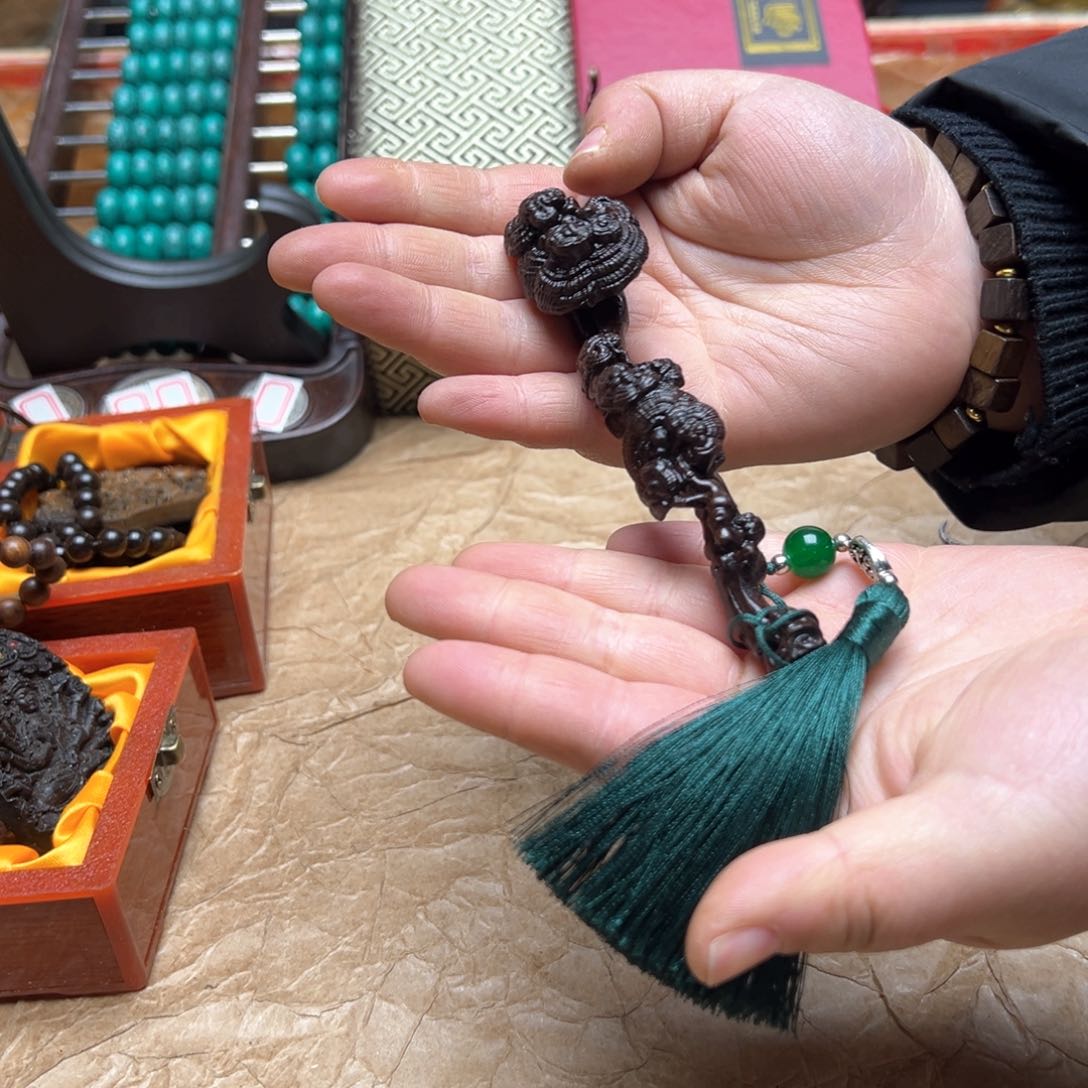 大叶紫檀（黑酸枝木类）