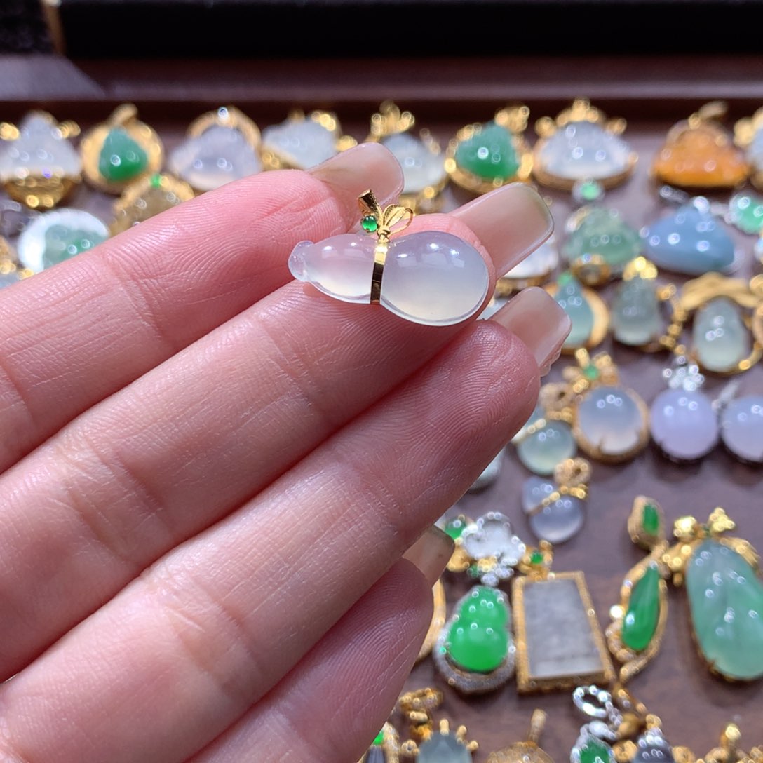 翡翠18K金镶嵌挂件翡翠