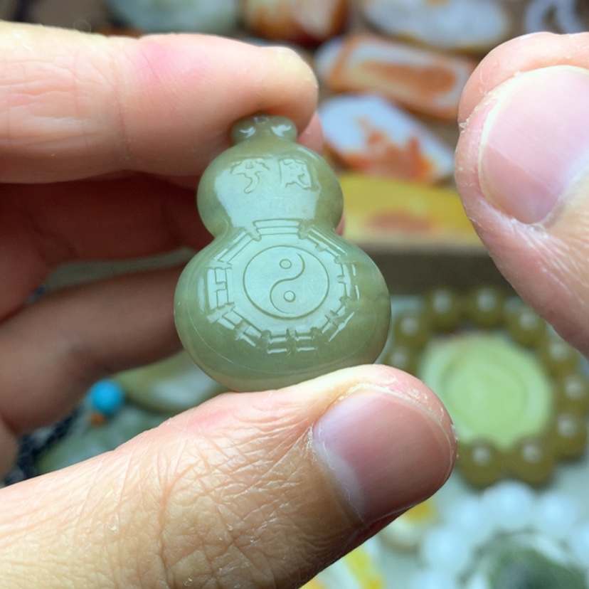 【闪购商品】颈饰未镶嵌和田玉