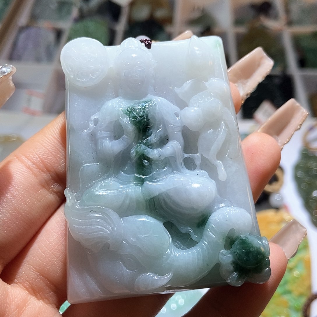 翡翠颈饰未镶嵌天然