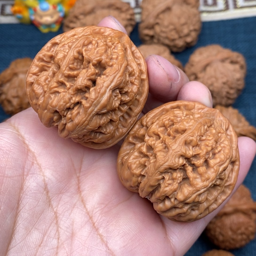 文玩核桃把件40老树粗筋全品