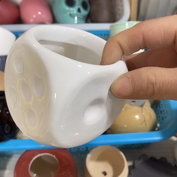 陶盆有孔 瑕疵针孔漏釉介意勿拍 口7高7