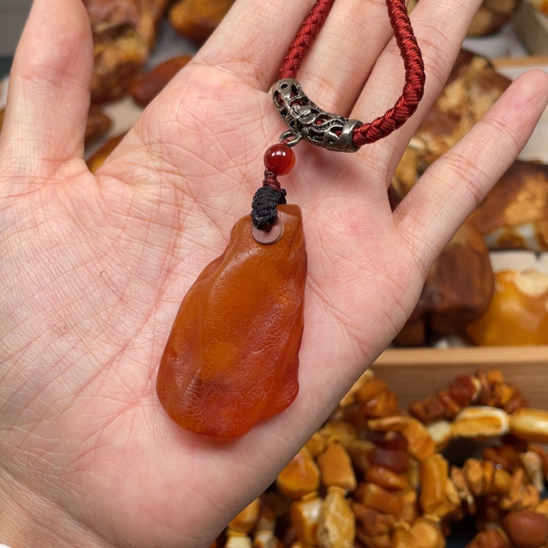 琥珀珠宝奇石未镶嵌