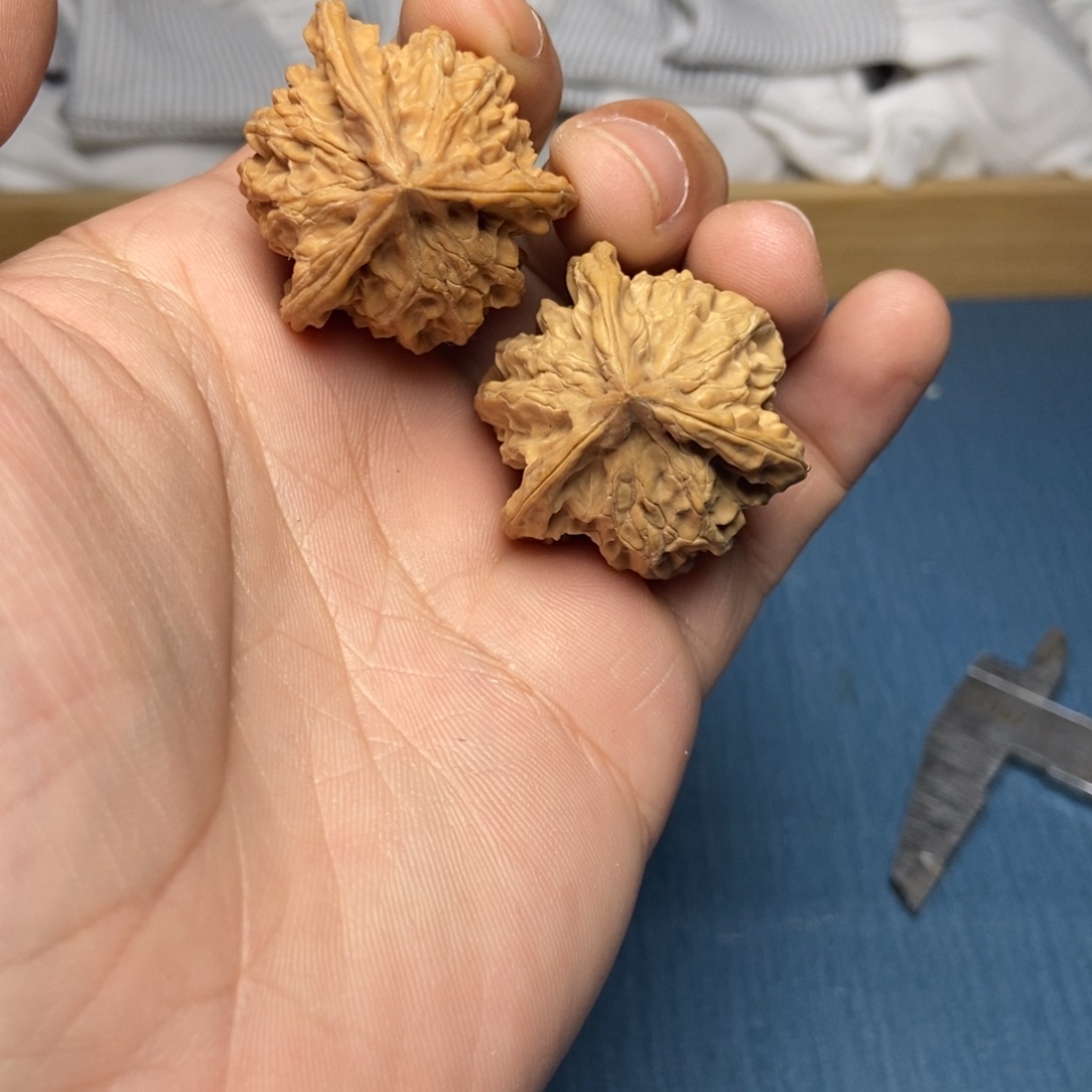 把件文玩核桃全品盘山三棱