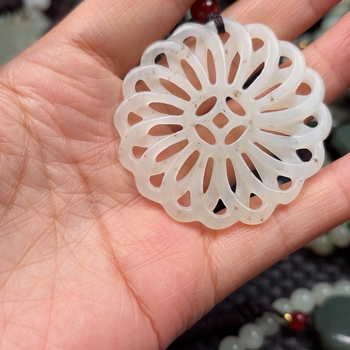 和田玉颈饰未镶嵌