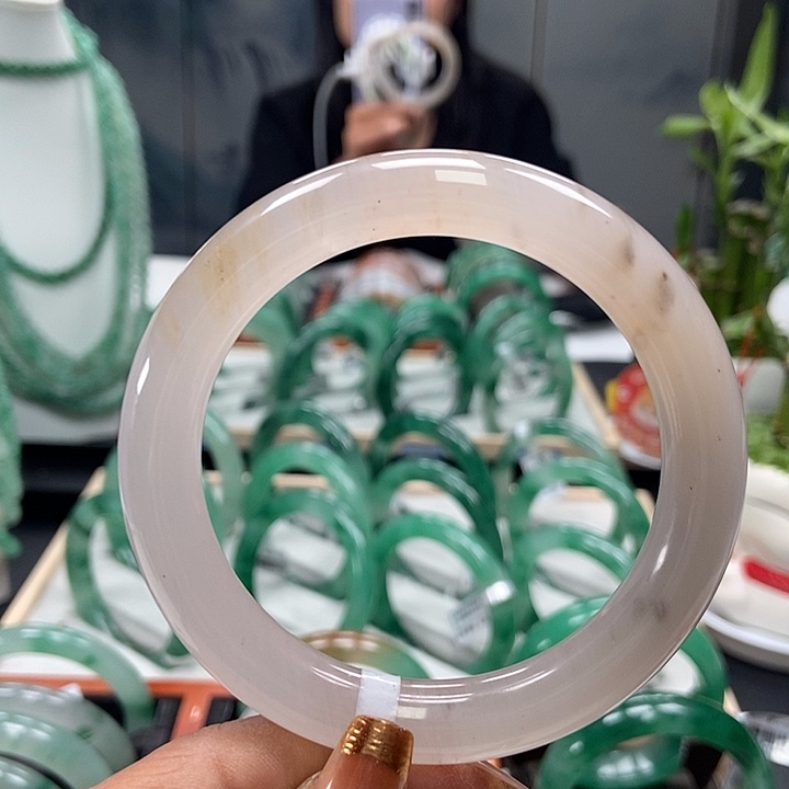 石英质玉手镯未镶嵌