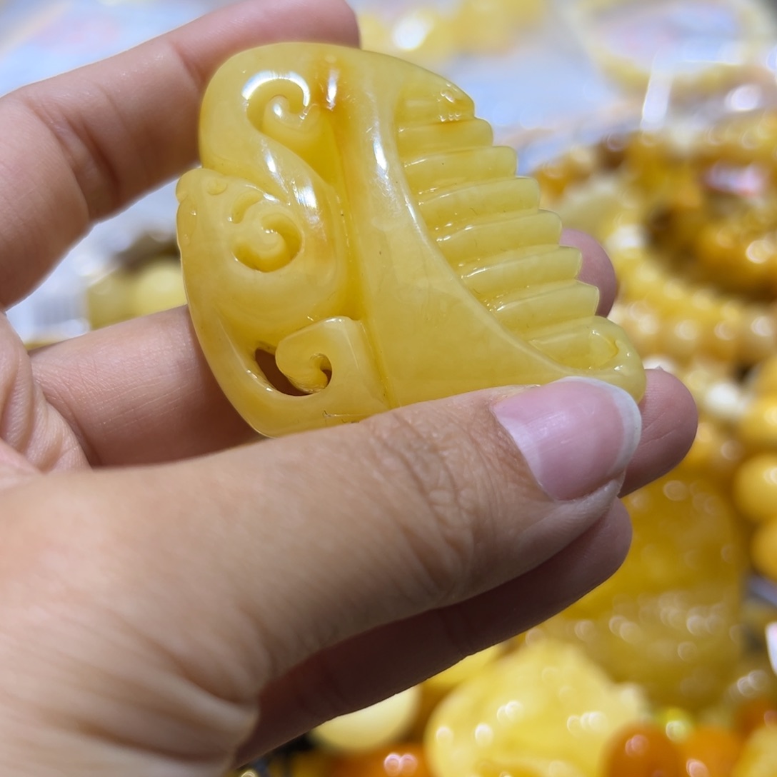 琥珀珠宝奇石未镶嵌
