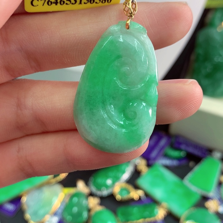 吊坠(不含链)18K金镶嵌翡翠