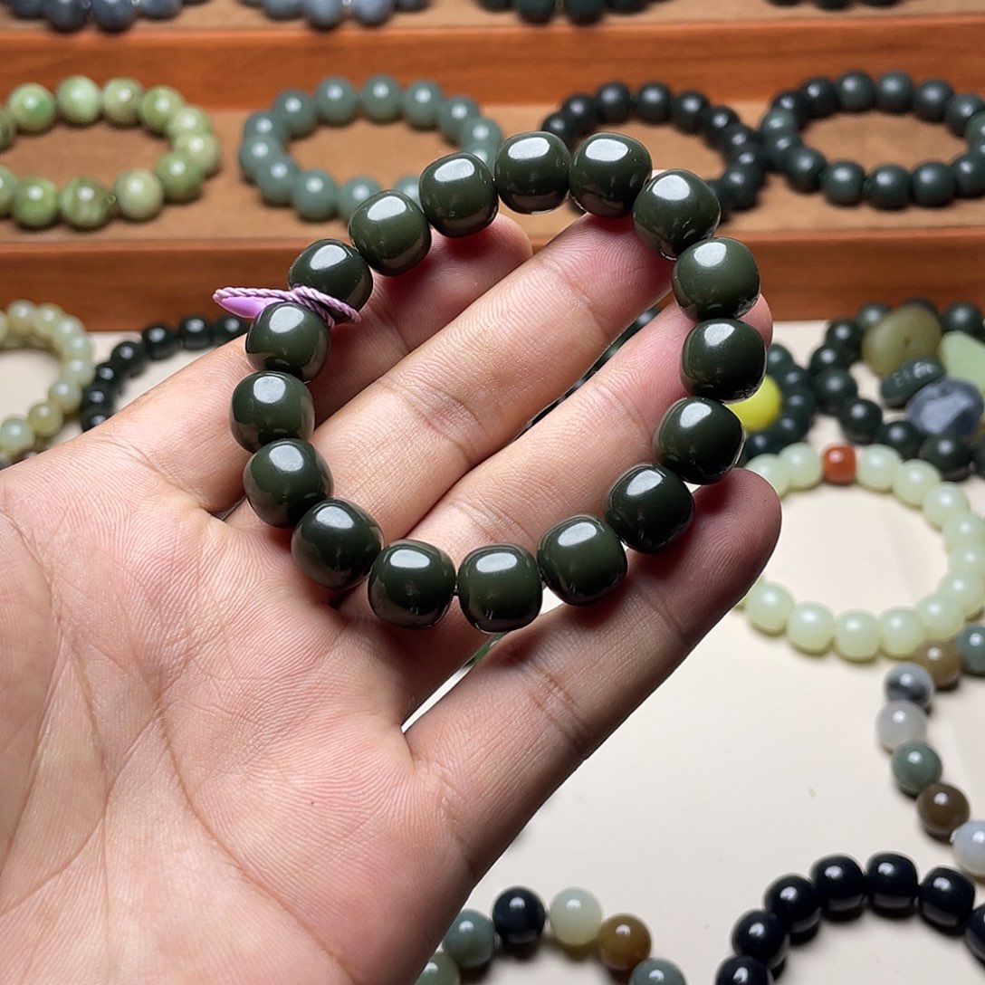 0***8和田玉未镶嵌手串