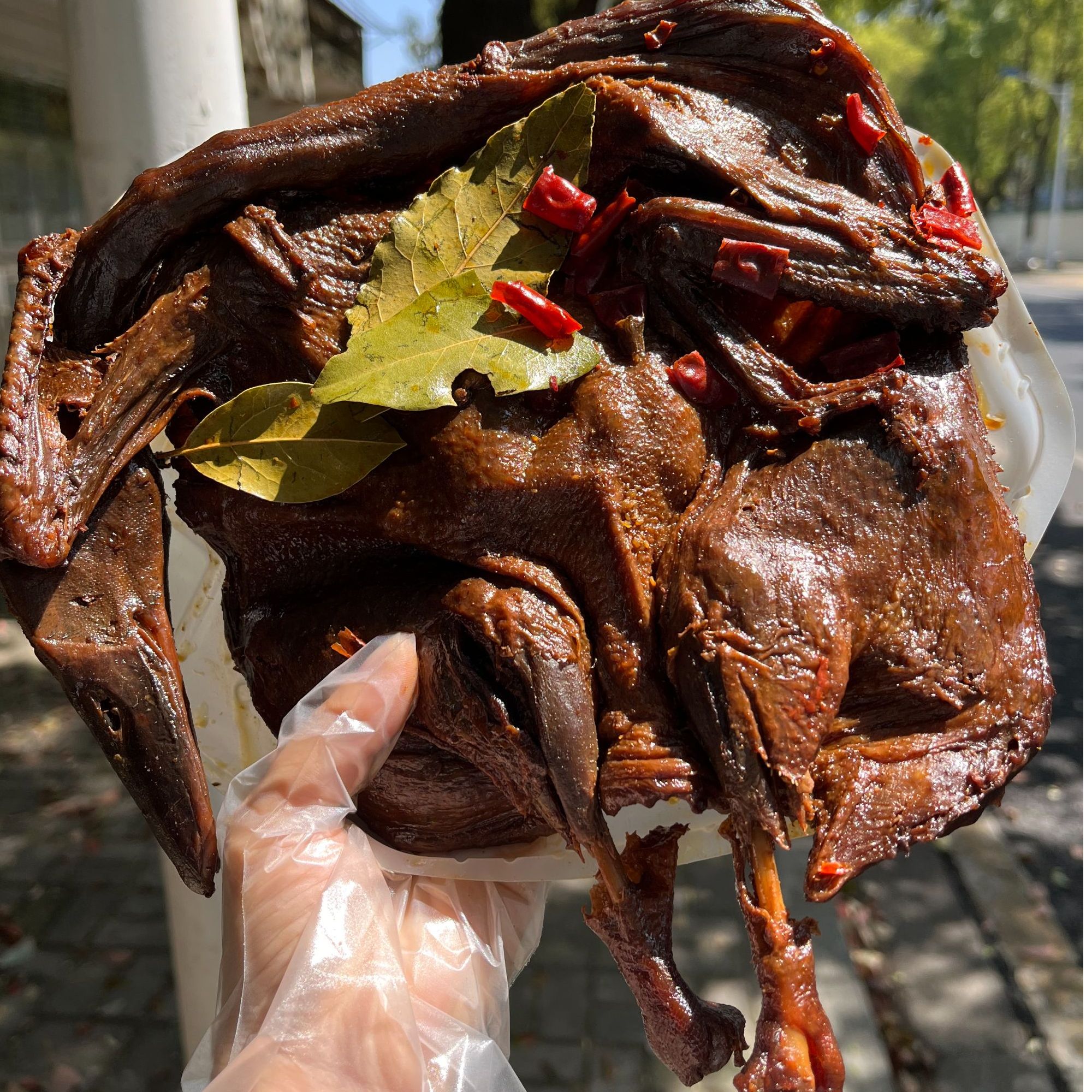 徐老板刚出锅新款酱板鸭1只*338克，酱板口味，不带辣椒油，冷藏保存