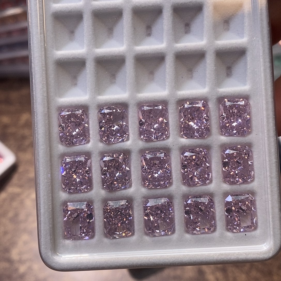 8*10锆石（处理）浅粉3颗