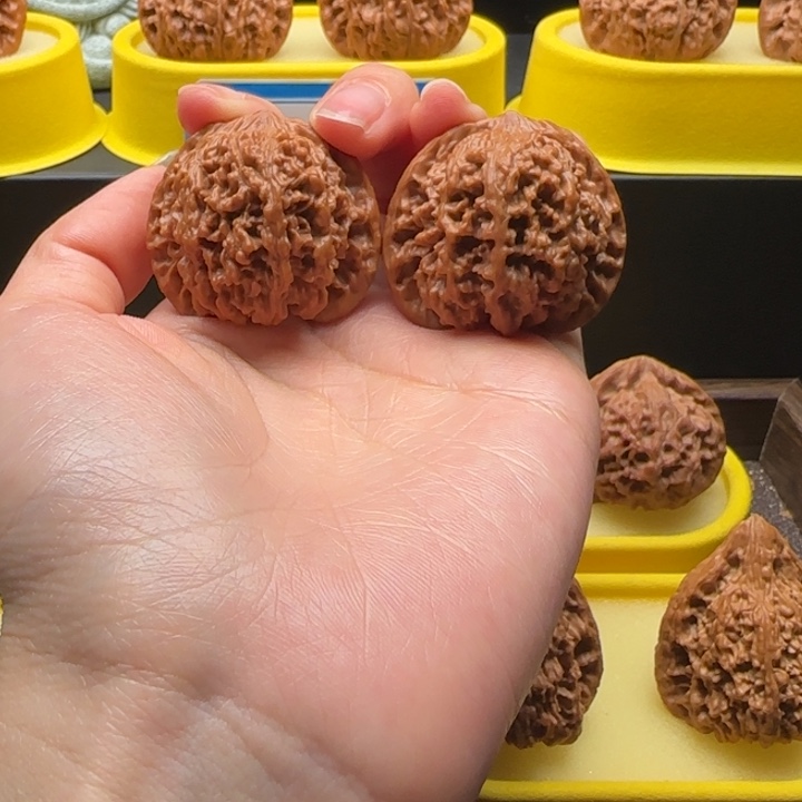 文玩核桃把件40满天星