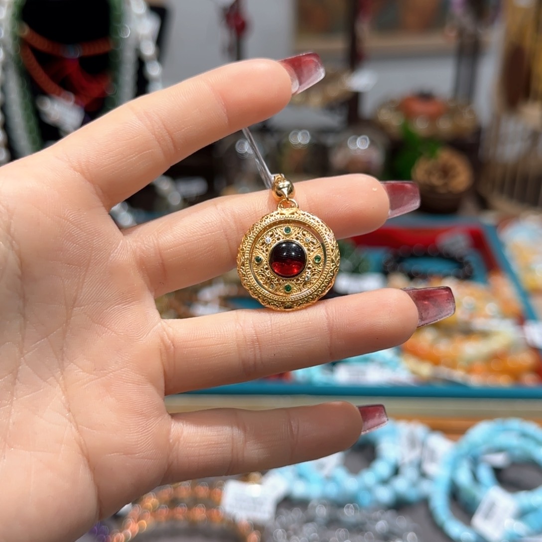 血珀吊坠(不含链)银S925镀金镶嵌吊坠