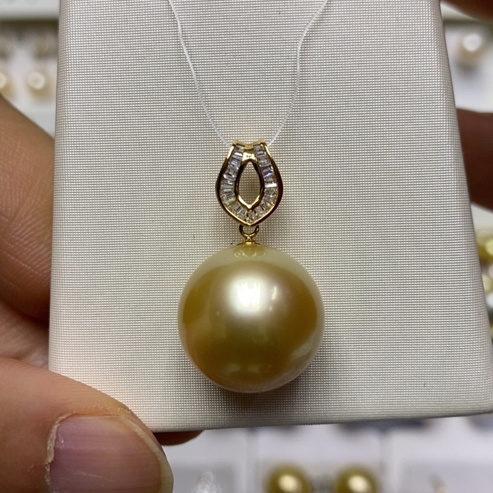 海水珍珠金珠吊坠18K金镶嵌