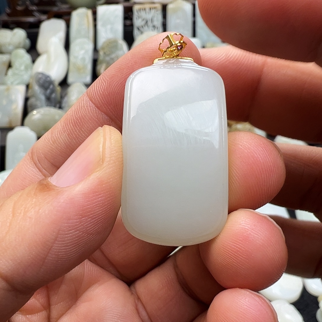 和田玉未镶嵌颈饰