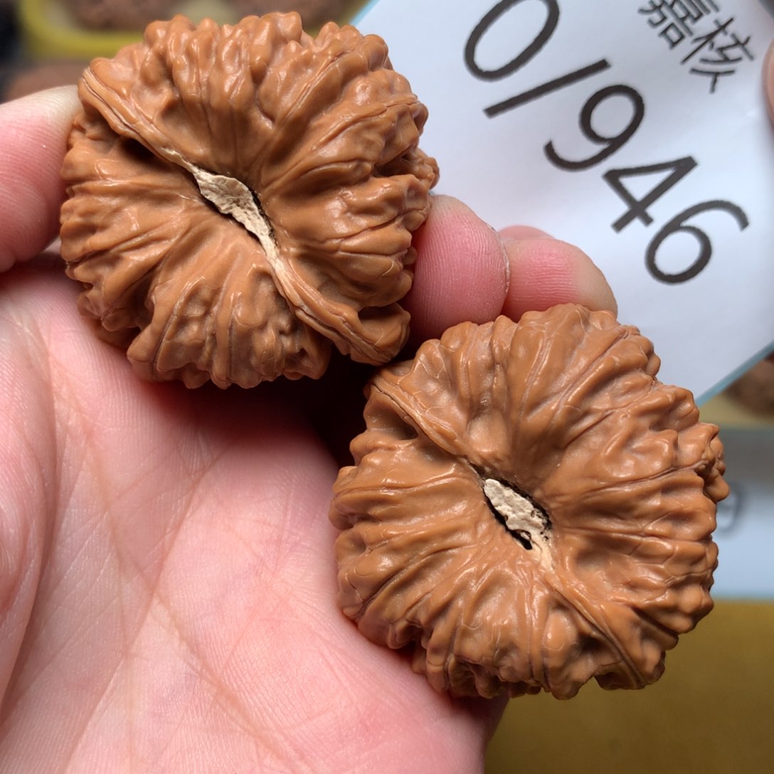 文玩核桃把件平谷窝底40