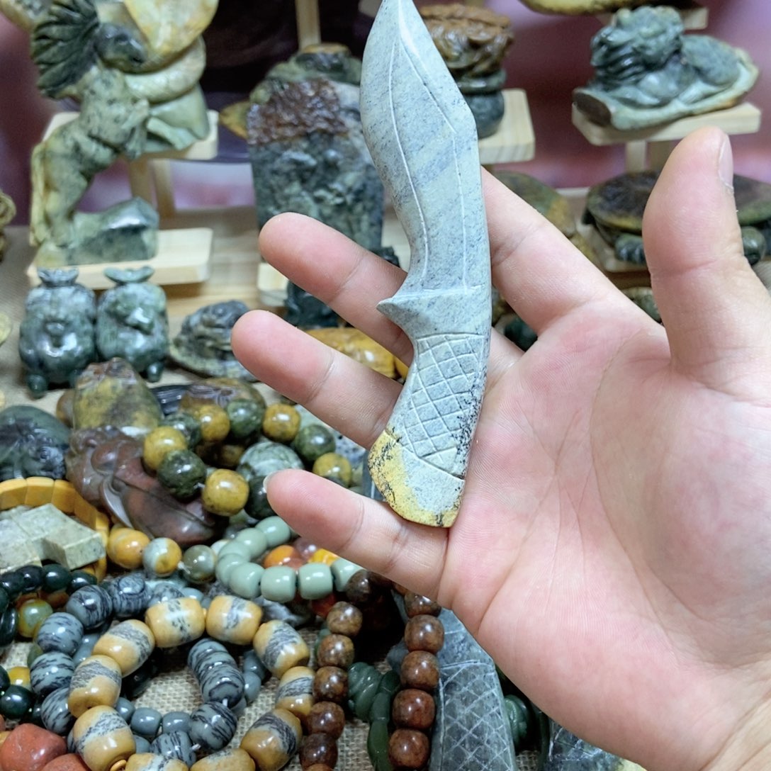 岫岩河磨玉（透闪石质玉）手把未镶嵌柳**1