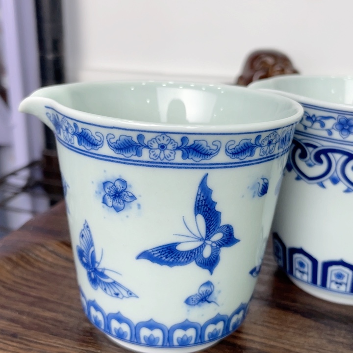 景德镇木柴坊蝶恋花公道杯