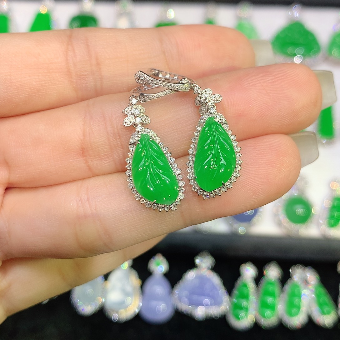 翡翠18K金镶嵌耳饰