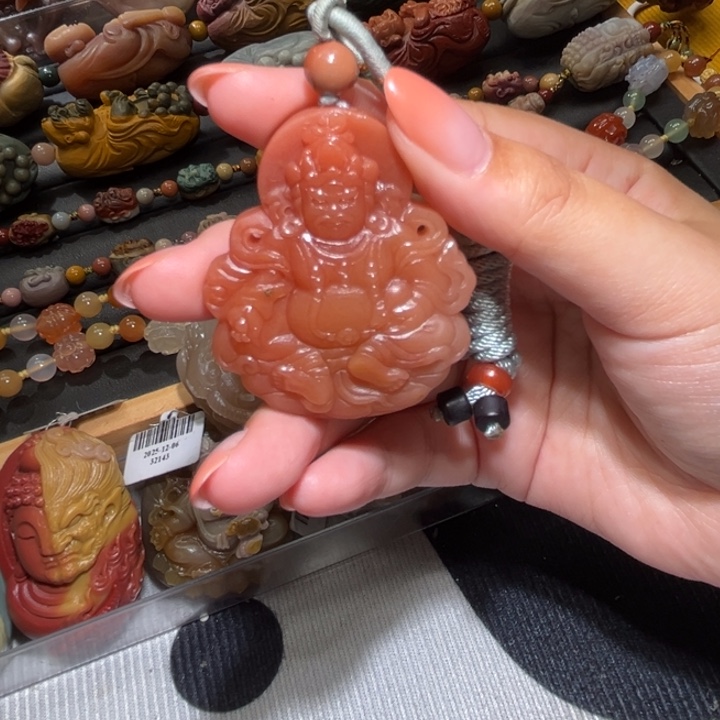 大***鑫石英质玉未镶嵌颈饰7