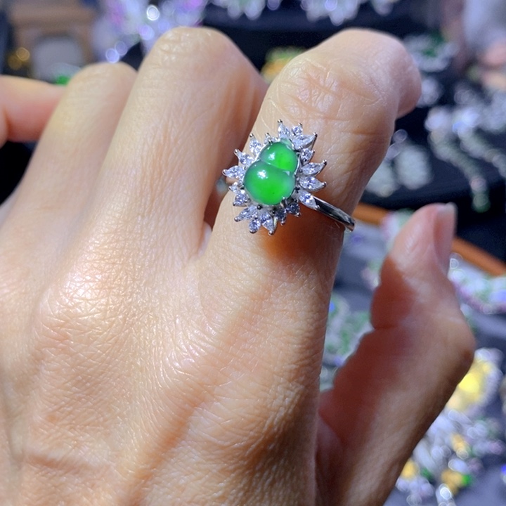 翡翠戒指银S925镶嵌天然翡翠