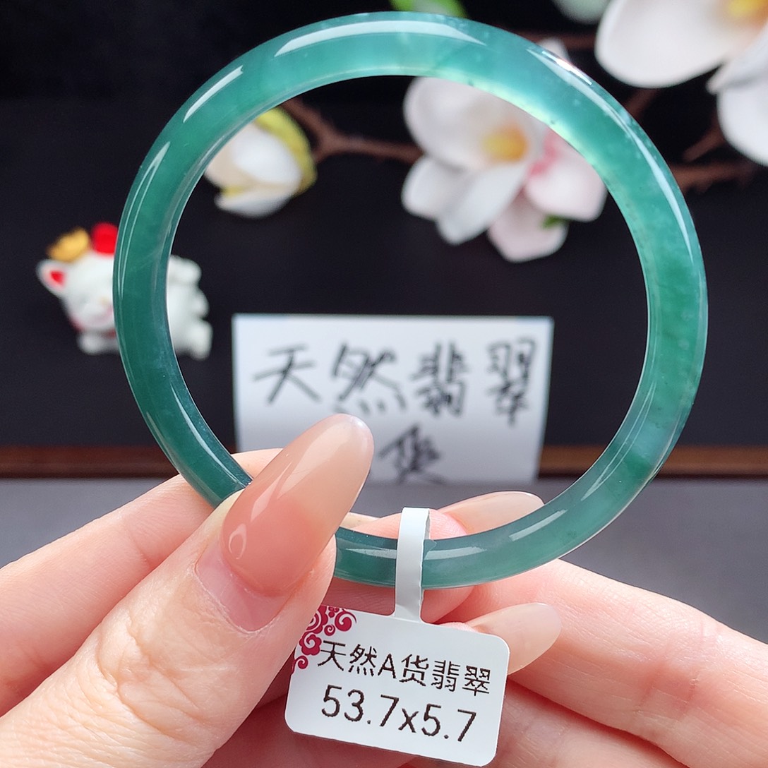 翡翠手镯（圆镯）未镶嵌