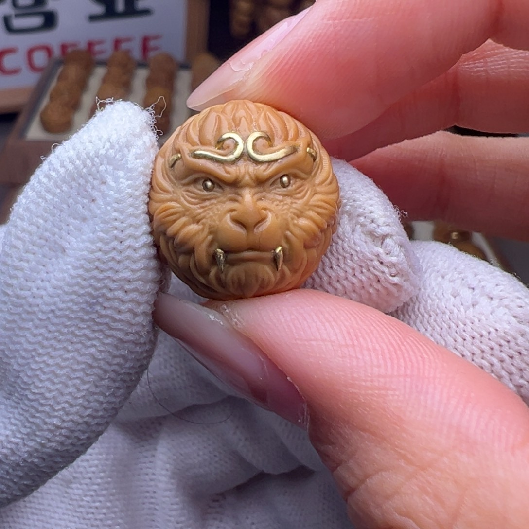 把件猴头核桃镶嵌款金箍大圣全品有正常封口线