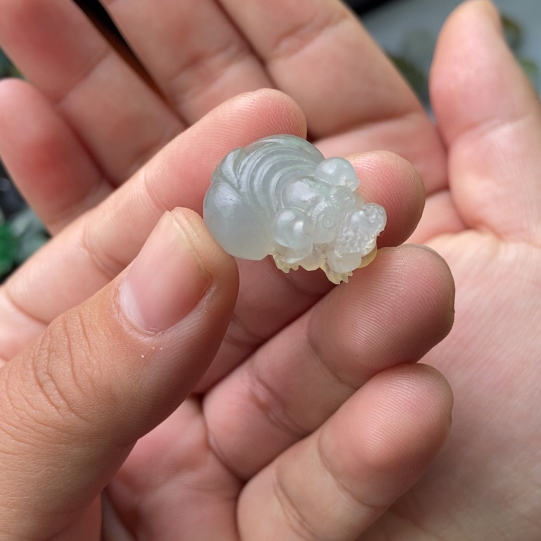 定制翡翠未镶嵌狗狗